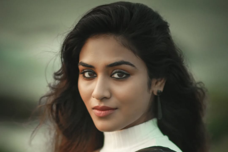 Indhuja Ravichandran biography, age, height, boyfriend, family, wiki and more